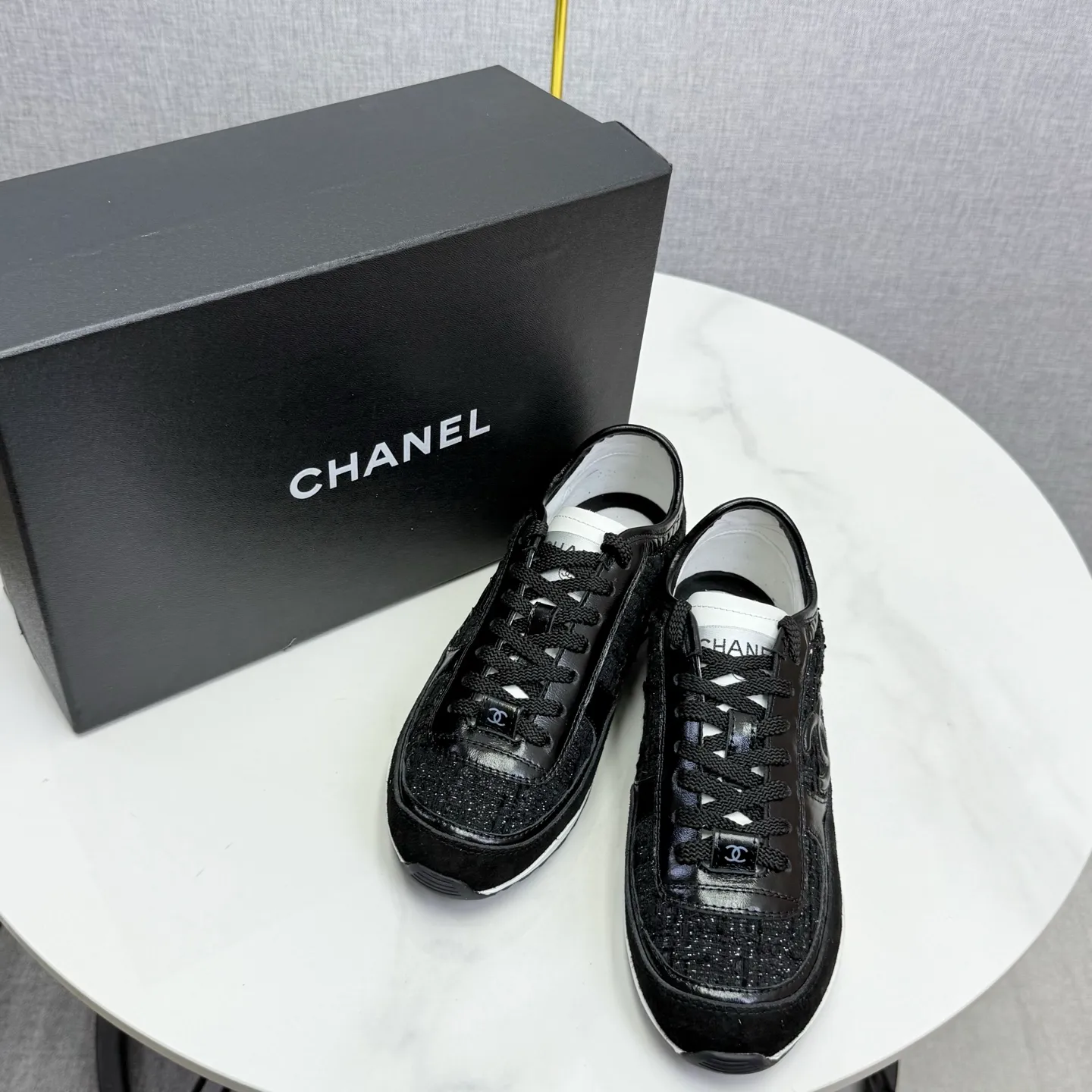 👟👟Ex-factory price 560👟👟Chanel Panda Shoes! 2025 counter's top casual sports shoes. This classic design; the upper is electro-embroidered with a variety of techniques; the outsole is fashionable and sporty; the unusual inclusion of a variety of color matching elements... The diversified mix and match is very good-looking and versatile, and can be used for leisure, fashion, sports, and outdoor... ꫛꫀꪝ Go➫ Materials: ❶Upper made of: original imported first-layer silk cowhide + original waterproof cloth + original first-layer cowhide ❷Inner lining: Original Yangli+wang ❸ Outsole based on: Original TPU combination outsole Counter boutique packaging complete set for women 35–41